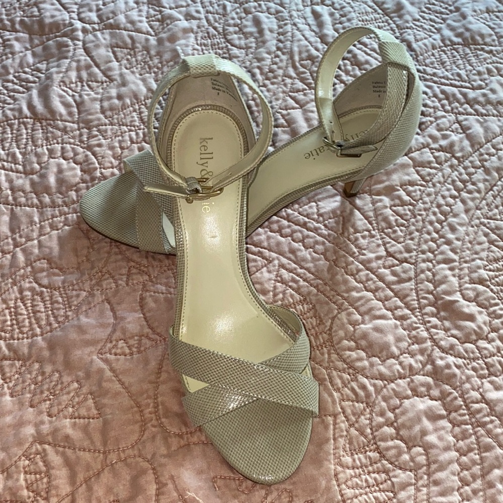 Kelly & Katie light tan/beige, cream, spike heel.